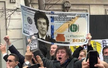 Capres Argentina Janji Ganti Mata Uang Nasional dengan Dolar AS 5 Javier Milei