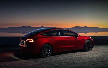 Harga Tesla di AS Lebih Murah Daripada Mobil Bermesin BBM, Produsen Lain Merasa Tertekan 5 Tesla Model 3